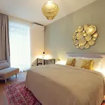 Leonart Living 12 아파트