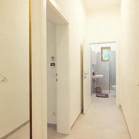 Apartmán Leonart Living 12 *